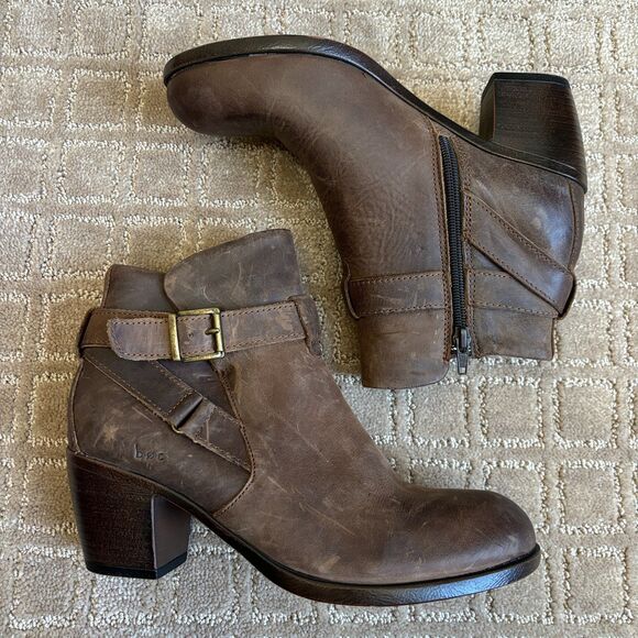 B.O.C. Shea Distressed Leather Ankle Booties Women's Size 8 Brown Buckle Western - Picture 2 of 11